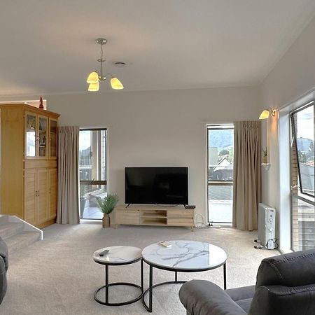 Spacious Retreat With Mountain View Rotorua Extérieur photo