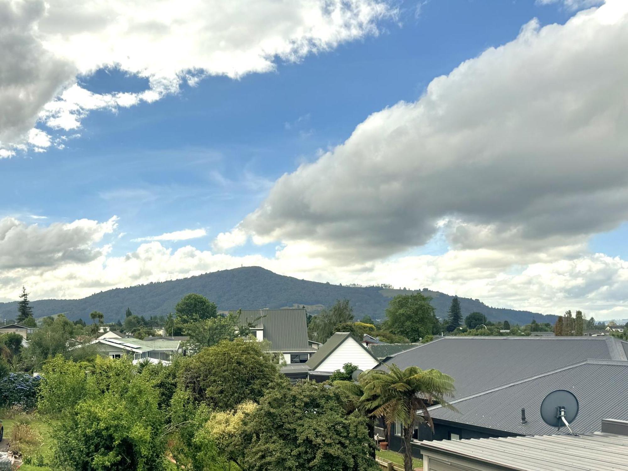 Spacious Retreat With Mountain View Rotorua Extérieur photo